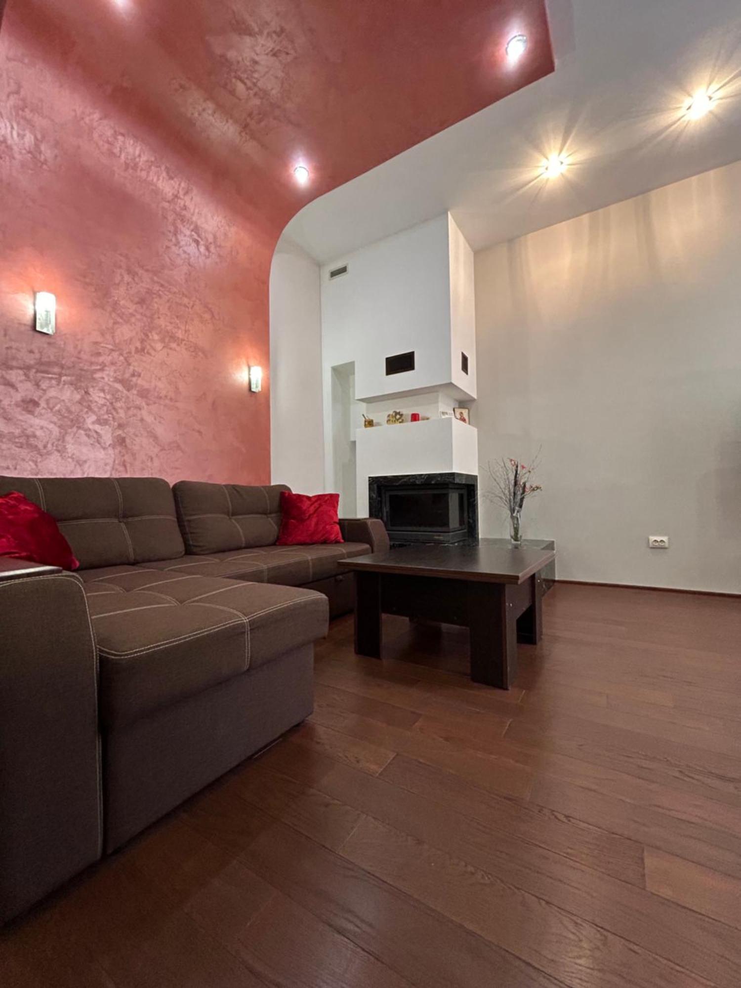 Modern Apartments In A Historical Place On Gorodotskaya 리비프 외부 사진